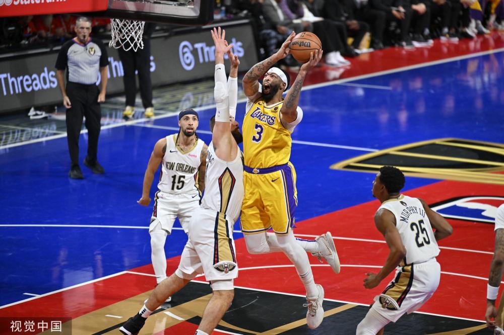 出其不意地 出其不意地