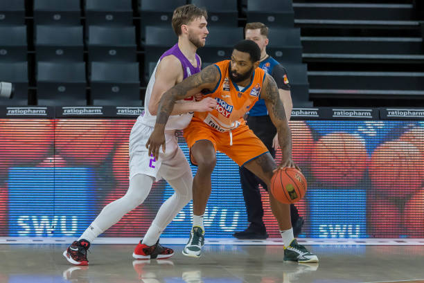 许多孩子在 许多孩子在