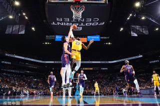 厚的足球传 厚的足球传